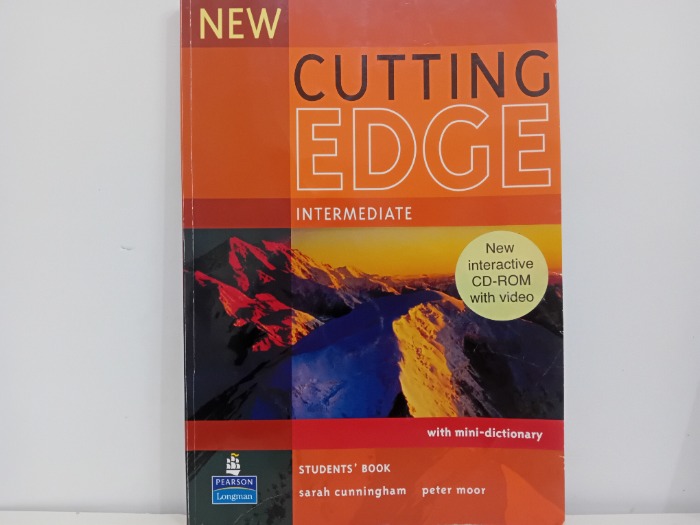 کتاب Cutting Edge در چند سطح است؟